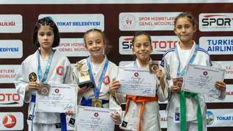 Yunusemreli minik judocular Tokat’tan madalyalarla döndü