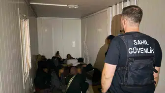 Ege'de kaçak geçişlere geçit yok: Çeşme kıyılarında 54 kişi yakalandı