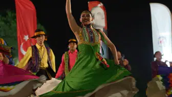 Denizli’de dünya rüzgarı: 20 ülkeden gelen dansçılar şehri festivale boğdu