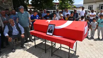 Memleket hasretiyle geldiği baba ocağında acı veda: Uzman Çavuş Mustafa Başer son yolculuğuna uğurlandı