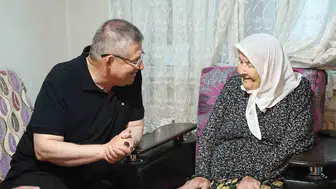Denizli’de saha mesaisi: Subaşıoğlu kapı kapı dolaşarak vatandaşın nabzını tuttu