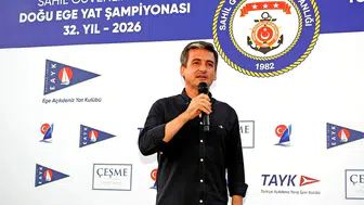 Çeşme’nin rüzgarlı sularında yelken heyecanı zirve yaptı: Şampiyonlar kupalarına kavuştu