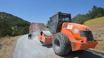 Gördes’te ulaşım ağı güçleniyor: Kritik güzergâhta asfalt seferberliği