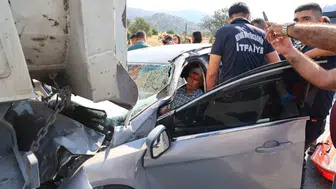 Aydın-Muğla yolunda korkunç kaza: Tırın altına giren araçtaki baba ve kızından acı haber