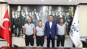 Çiğli Belediyesi’nde kahramanlık ödüllendirildi: Saldırganı etkisiz hale getiren ekibe onur belgesi