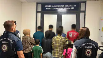 Tır Dorsesinde 14 Kaçak Yakalandı: Eber Yolunda Göçmen Operasyonu