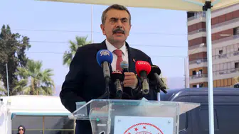 Bakan Tekin'den sivil toplum eleştirilerine yanıt: Çocukların heyecanına bakın