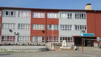 Efeler’de okul binaları için kritik karar: Binlerce öğrenci yeni adreslerine taşınıyor