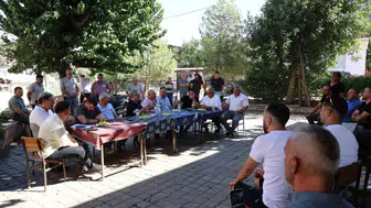 Nazilli’de kapı kapı dolaşıyor: Başkan Tetik’in mesaisi 13 bini aştı