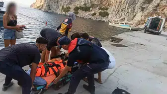 Marmaris’te Özel Teknede Yaralanan Kişi, Sahil Güvenlik Botuyla Denizden Tahliye Edildi