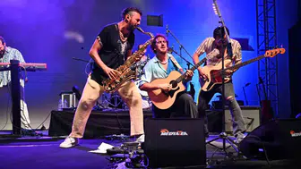 Tarihi Yeni Han’da Akustik Bir Gece: Evrencan Gündüz Manisalılarla Buluştu