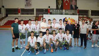 Manisa’nın Filedeki Yıldızları Ankara’da Zirveye Oynadı: Türkiye İkinciliği Kentte Coşku Yarattı