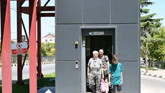 Kuşlubahçe’de asansörlü dönem: Üst geçit çilesi tarihe karıştı