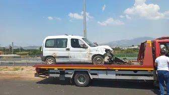 Aydın'da hastane yolunda can pazarı: Ticari araç takla attı