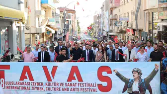 Tavas’ta zeybek rüzgarı esti: Festival coşkusu kortejle başladı