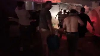Fethiye’de Alevlere Karşı Ortak Mücadele: Ellerinde Kovalarla Yangına Koştular