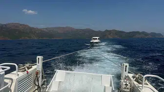 Marmaris’te Makine Arızası Alarmı: Sürüklenen Yattaki 7 Kişi Denizden Kurtarıldı