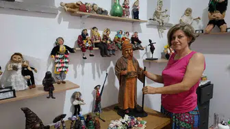 Kimya laboratuvarından sanat atölyesine: Emekli mühendis geleneksel bebeklere hayat veriyor
