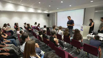 Denizli’de gençlerin dil bariyeri yıkıldı: 118 öğrenci sertifikasına kavuştu