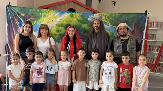 Aydın’da miniklerin masal günü: Kütüphanede tiyatro şöleni