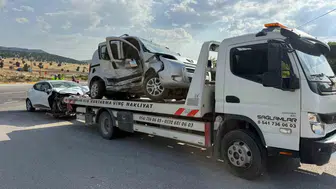 Emirdağ'da yolun sonu kaza oldu: İki araç birbirine girdi, 5 kişi yaralandı