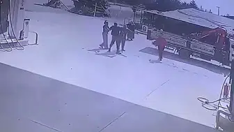 Tavas’ta dehşet anları kamerada: Ailesinin gözü önünde kaçırılan genç kadın JASAT ile kurtarıldı