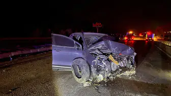 Manisa'da gece yarısı dehşeti: Refüjü aşan araç karşı şeride uçtu