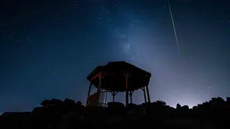 Yanık Ülke'de gökyüzü şöleni: Perseid meteorları lav akıntılarıyla buluştu