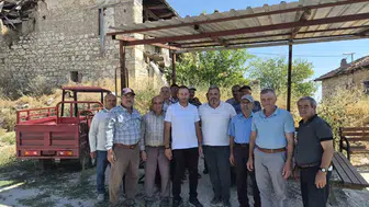 Uşak’ta tarım seferberliği: Uzmanlar tarlada ve ahırda üreticinin yanında