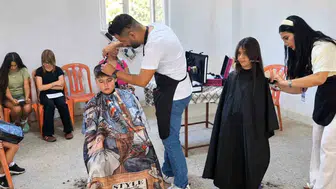 Söke’de miniklerin okul heyecanına belediye dokunuşu: Kuaför ayağına geldi