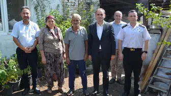 Bayındır’da anlamlı gün: Kaymakam Mete kahramanları evlerinde ziyaret etti