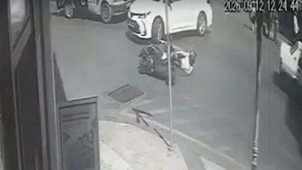 Efeler’de sokağa dönüş kazası: Motosikletli sürücü hastanelik oldu