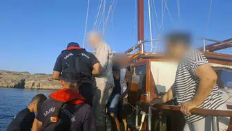 Mavi sularda acil durum: İki hasta için Sahil Güvenlik seferber oldu