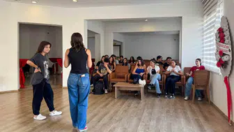 Efeler'de sanat rüzgarı esmeye devam ediyor: Yeni dönem kayıtları açıldı