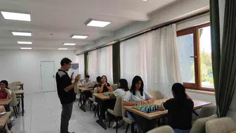 Hamleler zekayla birleşti: Muğla’nın minik satranç ustaları kürsüye çıktı