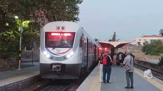 Tren yolcularının kabus dolu saatleri: Motor arızası planları altüst etti