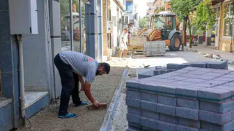 Efeler'de ulaşım konforu için düğmeye basıldı: Sokaklar yenileniyor