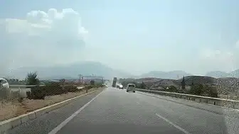 Denizli trafiğini birbirine kattı: Açık unutulan dorse EDS direğini devirdi