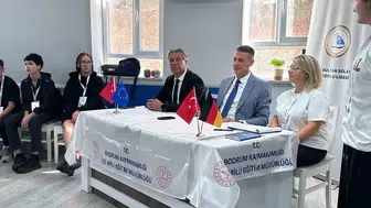 Bodrum’da eğitim köprüsü: Alman öğrencilerle demokratik katılım zirvesi