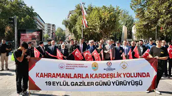 Denizli’de vefa yürüyüşü: Kahramanlar için omuz omuza verip yürüdüler