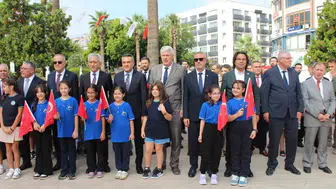 Denizli’de ders zili çelenk töreniyle çaldı: Yeni eğitim yılına görkemli başlangıç
