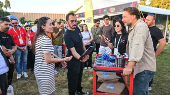 İzmir Fuarı'nda kartondan tekneler suya iniyor: Genç mühendislerin yaratıcılık sınavı