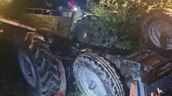 Kiraz'da tarım faciası: Traktörün altında kalan sürücü kurtarılamadı