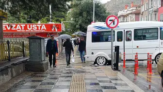 Afyonkarahisar'da mevsim geçişi sert hissediliyor: Termometreler çakıldı