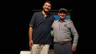 Balıkçı Adem ile Yaren Leylek’in efsanevi dostluğu İzmir’de sahneye taşındı