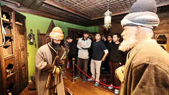 Manisa’ya yeni gelen üniversiteliler şehri adım adım keşfetti
