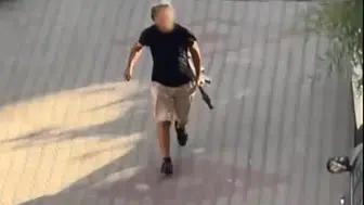 Buca’da sokak ortasında dehşet anları: Pompalı tüfekle dehşet saçtı