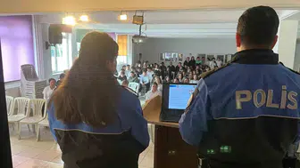 Gençlerin güvenliği için sahaya indiler: Polislerden lise öğrencilerine özel eğitim