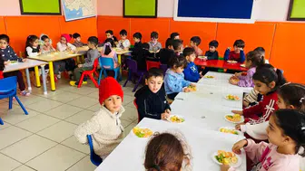 Okul yolunda miniklerin kaygısını yönetme rehberi: Ebeveynlere kritik uyarılar