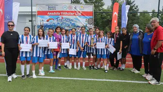 Manisa'nın genç yıldızları Erzincan'da kürsüye çıktı